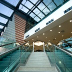 centro_commerciale_portasiena_scalinata_siena